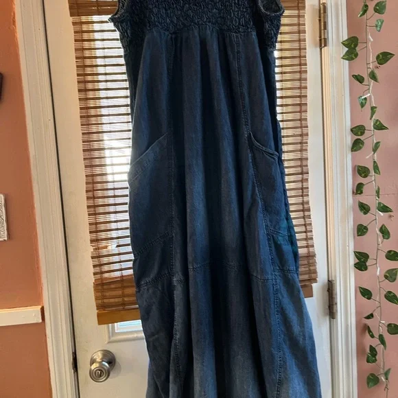 COPY - Free people denim dress with pockets excellent condition- size M - Picture 3 of 5